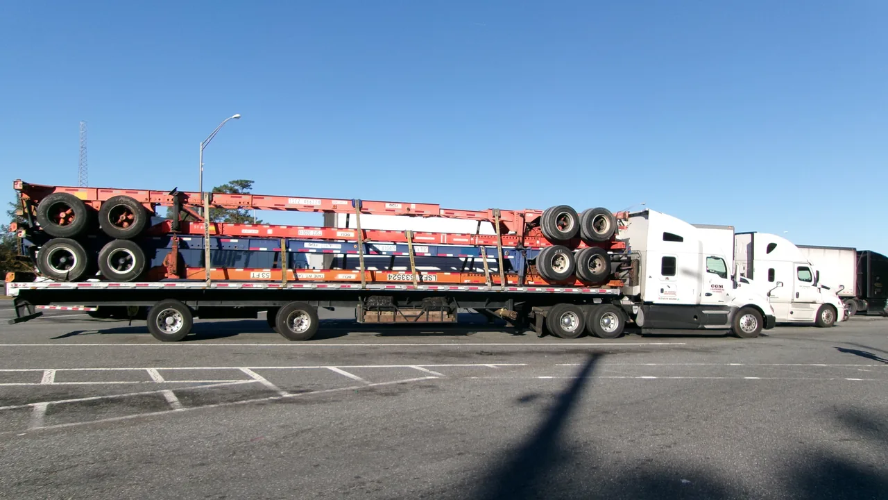 Tow truck on Mesa Street in West El Paso, Texas